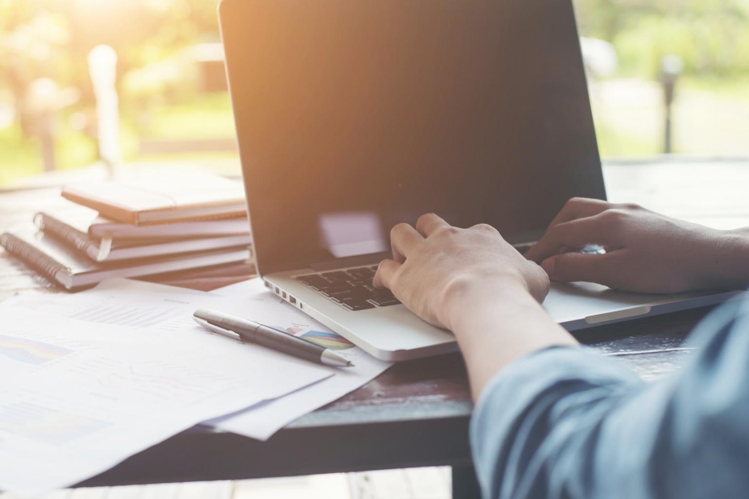 Environnement d'apprentissage financier optimisé